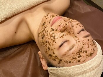 サロン ド エメリタス(salon d'Emeritus)/ハーブピーリング/ハーブ導入