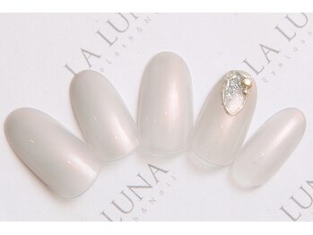 ラルナ ネイルアンドアイラッシュサロン(LA LUNA nail & eyelash salon)/23年9月10月◇定額ナチュラル◇