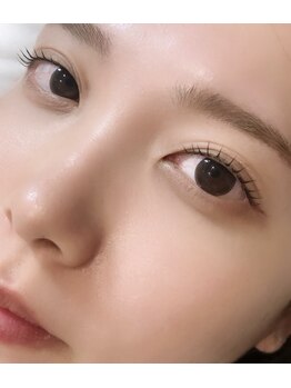 ファミリアの写真/選べるオプション無料♪【パリジェンヌ+オプション(美顔フォトorドライヘッド)】他カールデザインも多数★