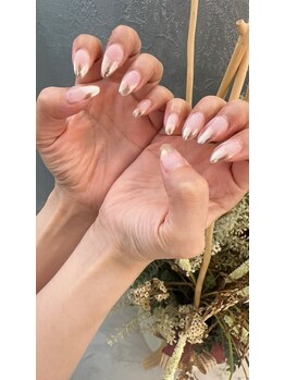 プルメリアドット(Plumeria.)/ミラーフレンチネイル