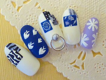 ネイルサロンレアリッチ 銀座店(Rare Rich)/「NAIL UP! 2018年5月号」掲載