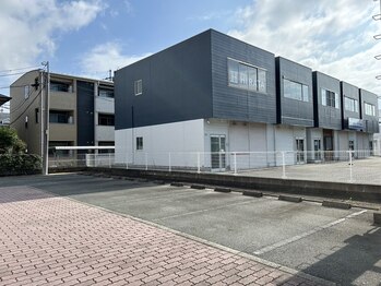 ほねつぎ 平成けやき通り鍼灸接骨院/駐車場も完備♪