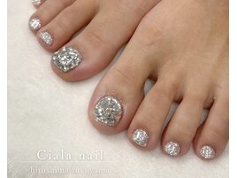 ストーン敷き詰めフットネイル