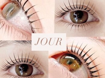 ジュール(JOUR)の写真/韓国で話題！NUNUダメージレスまつげパーマ◎ハリ・艶・もちが長持ちする大人の上品デザイン♪