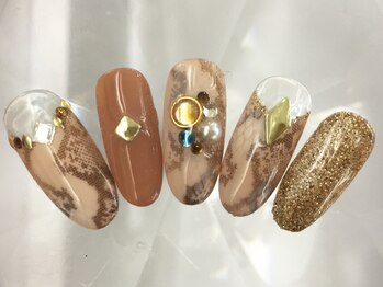 ラリュールネイル(L'Allure nail)/秋パイソン柄ネイル￥9200