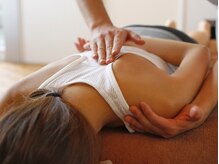 長年のクセによる悪い姿勢に骨格からアプローチ！