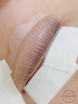 チリオ(CIGLIO)/施術風景