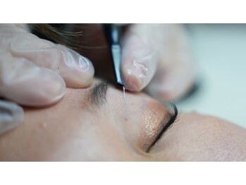 エンユイ 横浜 元町(EnnYui)/細胞ダメージ　瞼・眉毛デザイン