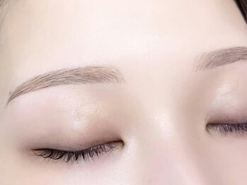 アイランド トーキョー(ISLAND TOKYO)の写真/【大人可愛い眉毛はISLAND TOKYOで♪】美眉スタイリングで美人度UP♪講師在籍サロン☆デザインのご提案も◎