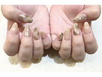 暗すぎない秋ネイルデザイン♪