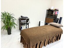 朝志 熊谷院(ASASHI)の雰囲気（白を基調とした清潔感のある空間で施術が受けられます♪）