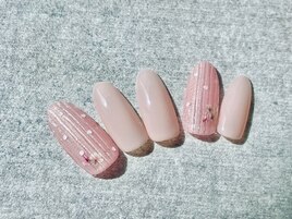 春おすすめ☆華奢な押し花ネイル