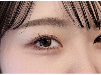 モナ(mona)の写真/落ち着いたナチュラルなお色味から個性的なお色味までお好きなお色が選べる♪抜け感のある外国人風EYEに!!