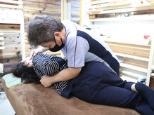 猫の手/施術【整体+矯正】