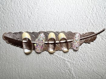 ラウレアルア(Laure’a lua)/ハートホロ.パステルフレンチ