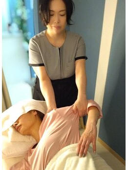 ナチュラルFの写真/プロの技で肩甲骨はがし！背中が驚くほど楽に◎しっかりポイントでほぐし、深いリラクゼーションを☆