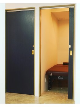 ファクトリー ビス(FACTORY bis)/個室でプライベートな空間