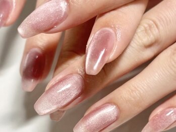 ミムネイル(mim nail)の写真/【働く女性の指先に自信を】絶妙カラー×美フォルムで魅せる、洗練された大人のシンプルネイル。