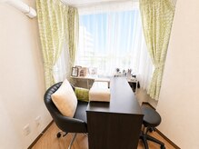 ネイルケア専門店 シャインネイル 新宿西口店(Shine Nail)の雰囲気（マニキュアやピールオフジェルなどメニュー豊富にご用意してます）