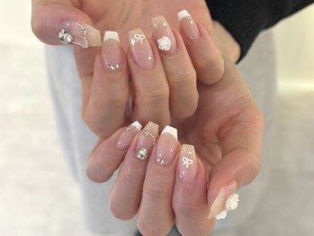 サンジュウヨン(34)/フレンチネイル パラジェル