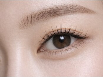 ベリスラッシュ(Bellis Lash)の写真/【他店オフ無料】フラットマットラッシュエクステ☆上品な目元であなたの魅力を引き出します♪