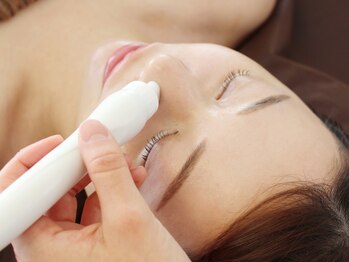 ナルシス(Narcissus)の写真/【毛穴レス美肌★水素水ハイドラ×カーボキシー炭酸パック】頑固な角栓・凸凹・開き・ざらつきも徹底改善！
