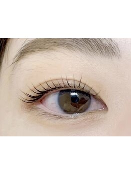 ナチュラル上品な目元にしたい