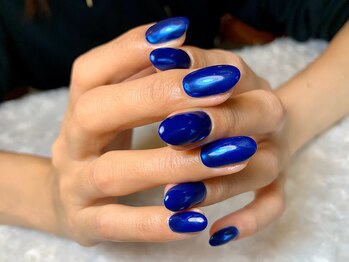 サロンドフォーエイチ(salon de 4H)/ネイビーのミラーネイル♪