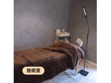 nanea pua eye salon【ナネアプア】【3/5 NEW OPEN(予定)】の雰囲気(施術室:完全個室なので気兼ねなくおくつろぎいただけます。)