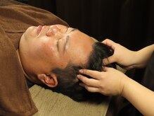 骨格矯正ヘッドマッサージで小顔に！