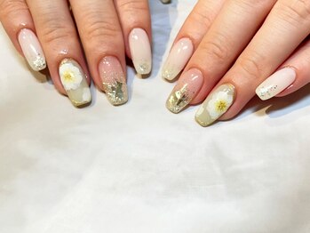 ネイルサロン イントゥ(into_)/