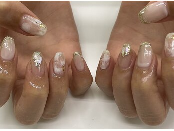 ホワイトニュアンスネイル