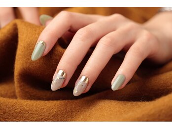 ポイントミラーが素敵なネイル Pg ヴァンネイル Vingt Nail Nail Eye Beauty のフォトギャラリー ホットペッパービューティー