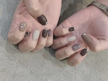 ドレス ネイルアンドアイラッシュ 三国(Dress)/brown ニュアンスネイル