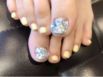 プラハネイル(+HER 美甲)/埋め尽くし×パステルイエロー