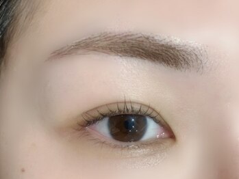 バイオレット(violets)/まつ毛と眉を整えて垢抜け♪