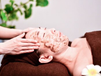 エミルカ 千葉店(EMILUCA)の写真/【ニキビケア◎】毛穴の黒ずみや開き、繰り返す肌の悩みに根本から改善！ハーブピーリングで美肌効果♪