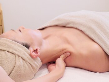 ユーフォリア グロウ(euphoria glow)/{ 小顔マッサージ }