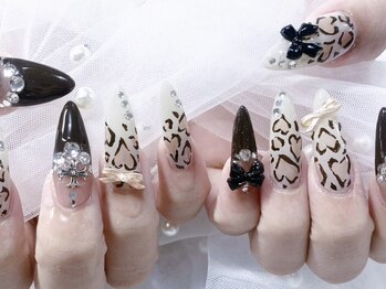 Moon veil【ムーンヴェール】パラジェル/持ち込み/長さだし/ワンホンの写真/諦めていた深爪やチビ爪も亀裂や爪が折れてしまった方もご相談ください！長さ出しは1本からの施術が可能◎