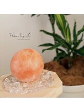 フローレイ 大矢知店(FlorEye)/入口に可愛い盛り塩