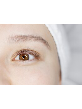 ナチュラル上品な目元にしたい