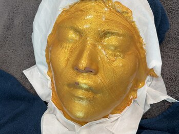 トウキョウビューティーラボ(TOKYO BEAUTY LABO.)/CASMARA GOLDマスク施術写真
