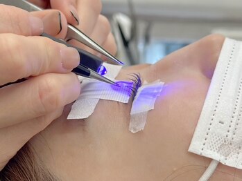 リリーベイブ(LILY BABE)の写真/LEDマツエク取り扱い◎パリエクやフラットラッシュ、カラーエクステなど豊富な種類から理想の目元に♪