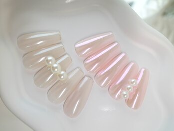 Nail salon Larine 表参道店【ネイルサロン ラリーネ】の写真/認定講師の資格を持つベテランネイリスト所属◆確かな技術とデザイン力に脱帽。美しい上質なネイル体験を。