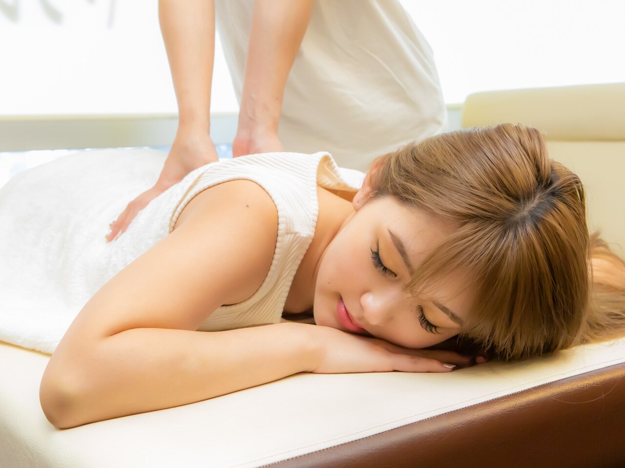 【人気No.1★疲れをしっかり解消】極上全身もみほぐし　70分　\4500