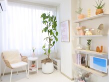 ピレンジ(Prange)の雰囲気（白を基調とした明るい店内♪日当たり抜群です(^^)）