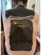 ロータスサリ/【STEP1】漢方温熱湿布を塗布