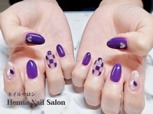 ヘンナコンス(Henna Kongs)/パープルチェックネイル