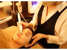 ディースズ(D.suzu)/【ハイドロ毛穴洗浄】施術中♪