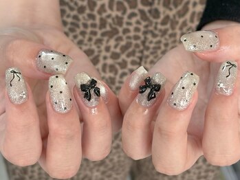 ルネネイル(Lune nail)/黒リボンネイル